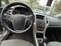 Gebraucht Opel Astra 116 PS (85 kW) 2013 Silber Kombi