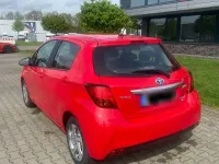 Gebraucht Toyota Yaris Comfort 73 PS (53 kW) 2015 Rot Kleinwagen
