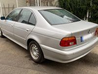 Gebraucht BMW 525 192 PS (141 kW) 2001 Silber Limousine