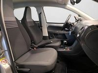 Gebraucht VW e-up! move up! 61 kW (83 PS) 2022 Tungsten silver metallic (metallic) Kleinwagen