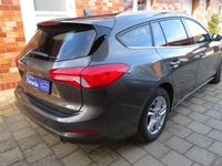 Gebraucht Ford Focus 120 PS (88 kW) 2021 Grau Kombi