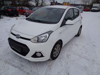 Gebraucht Hyundai i10 Edition 87 PS (63 kW) 2015 Weiß Kleinwagen
