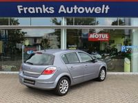 Gebraucht Opel Astra Enjoy 105 PS (77 kW) 2004 Silber metallic Limousine