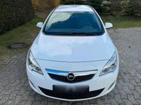 Gebraucht Opel Astra 125 PS (91 kW) 2011 Weiß Kombi