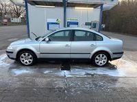 Second-hand VW Passat 116 CP (85 kW) 2004 Argintiu Berlinǎ
