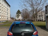 Gebraucht Toyota Aygo 68 PS (50 kW) 2013 Blau Kleinwagen
