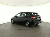 Gebraucht Mercedes B180 Progressive 136 PS (100 kW) 2022 Metalliclack kosmosschwarz (metallic) Kleinwagen
