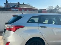 Gebraucht Hyundai i30 99 PS (72 kW) 2015 Grau Kombi