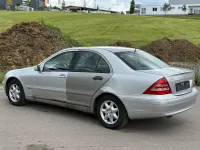 Second-hand Mercedes C220 Elegance 143 CP (105 kW) 2004 Argintiu Berlinǎ