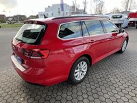 Gebraucht VW Passat 122 PS (89 kW) 2021 Tornadorot Kombi