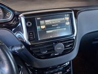 Gebraucht Peugeot 2008 Active 120 PS (88 kW) 2014 Weiß SUV