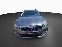 Gebraucht Skoda Superb Ambition 150 PS (110 kW) 2023 Graphitegrau metallic Kombi