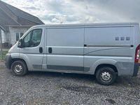 Gebraucht Peugeot Boxer 131 PS (96 kW) 2012 Grau Van