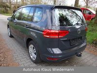 Gebraucht VW Touran Trendline 110 PS (80 kW) 2018 Grau Van / Kleinbus