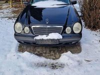 Gebraucht Mercedes E240 Avantgarde 170 PS (125 kW) 2000 Schwarz Limousine