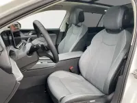 Gebraucht VW Passat Elegance 150 PS (110 kW) 2024 Pure white Kombi