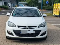 Gebraucht Opel Astra Selection 116 PS (85 kW) 2015 Schwarz Limousine