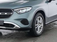 Gebraucht Mercedes GLC220 197 PS (144 kW) 2024 Metalliclack verdesilber SUV