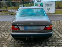 Gebraucht Mercedes E230 132 PS (97 kW) 1991 Braun Limousine