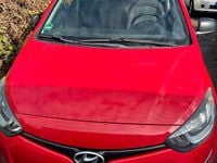 Gebraucht Hyundai i20 86 PS (63 kW) 2013 Rot Kleinwagen