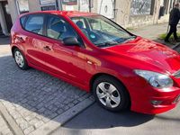 Gebraucht Hyundai i30 Edition+ 109 PS (80 kW) 2011 Rot Limousine