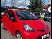 Gebraucht Toyota Aygo Basis 68 PS (50 kW) 2014 Rot Kleinwagen