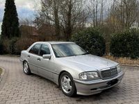 Gebraucht Mercedes C180 122 PS (89 kW) 1997 Silber Limousine