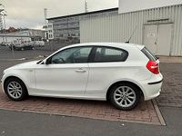 Gebraucht BMW 116 122 PS (89 kW) 2007 Weiß Kleinwagen