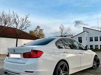 Gebraucht BMW 318 Sport Line 150 PS (110 kW) 2012 Weiß Limousine