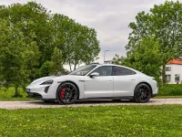 Second-hand Porsche Taycan GTS 380 kW (517 CP) 2023 Alb Berlinǎ
