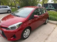 Gebraucht Toyota Yaris Hybrid Edition 101 PS (74 kW) 2014 Rot Limousine
