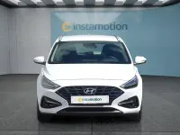 Gebraucht Hyundai i30 120 PS (88 kW) 2023 Weiß Kleinwagen