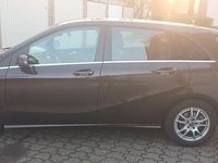 Gebraucht Mercedes B200 Urban 156 PS (114 kW) 2018 Braun Van / Kleinbus