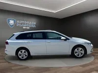 Gebraucht VW Golf VIII Life 150 PS (110 kW) 2022 Pure white (weiß) Kombi