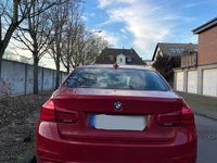 Gebraucht BMW 318 136 PS (100 kW) 2015 Rot Limousine