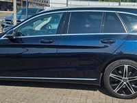 Gebraucht Mercedes C300e 194 PS (142 kW) 2021 Blau Kombi