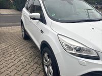 Gebraucht Ford Kuga Titanium 150 PS (110 kW) 2015 Weiß SUV