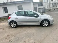 Gebraucht Peugeot 207 95 PS (69 kW) 2009 Silber Limousine