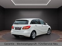 Gebraucht Mercedes B180 109 PS (80 kW) 2014 Weiß Van / Kleinbus