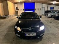 Gebraucht Skoda Octavia Ambition 140 PS (102 kW) 2014 Schwarz Kleinwagen