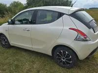 Gebraucht Lancia Ypsilon Gold 86 PS (63 kW) 2012 Weiß Kleinwagen