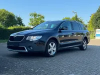 Gebraucht Skoda Superb 140 PS (102 kW) 2012 Schwarz Kombi