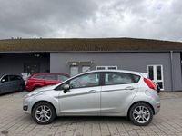 Gebraucht Ford Fiesta Celebration 80 PS (58 kW) 2016 Silber Limousine