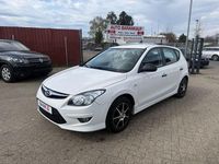 Gebraucht Hyundai i30 Edition 90 PS (66 kW) 2012 Weiß Limousine