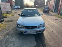 Gebraucht Toyota Corolla 110 PS (80 kW) 2001 Silber Kleinwagen