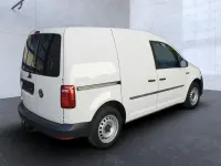 Second-hand VW Caddy 102 CP (75 kW) 2020 Alb Monovolum