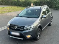 Gebraucht Dacia Sandero Celebration 90 PS (66 kW) 2017 Grau Limousine