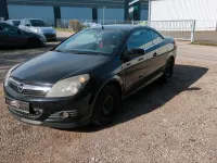 Gebraucht Opel Astra 140 PS (102 kW) 2006 Schwarz Cabrio