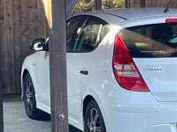 Gebraucht Hyundai i30 Classic 109 PS (80 kW) 2012 Weiß Limousine