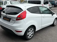 Gebraucht Ford Fiesta Champions Edition 60 PS (44 kW) 2012 Weiß Kleinwagen